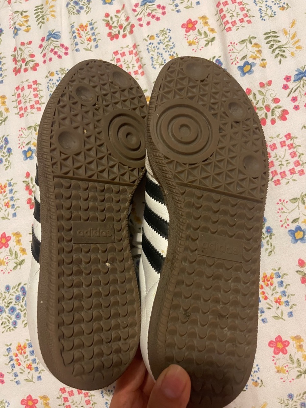 White Adidas Sambas
Size US 6.5 - Picture 3 of 5